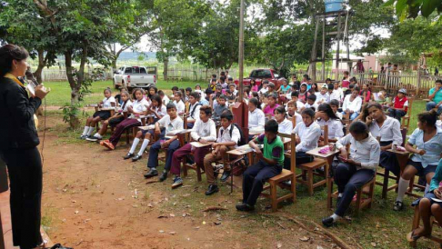 Estudiantes fueron los beneficiados de la charla educativa.