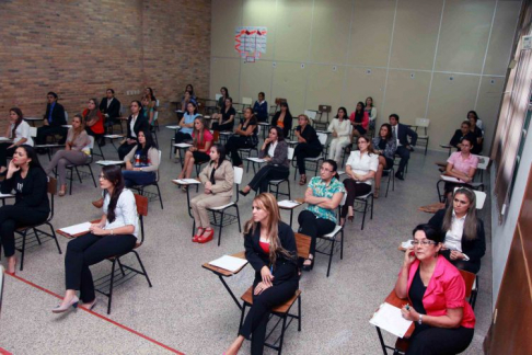 El examen escrito se llevó a cabo en la Facultad de Derecho y Ciencias Sociales de la UNA
