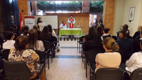 En Caacupé esta mañana se celebró una misa por el día del trabajador, por el próximo día de la madre y por la fecha recordatoria de la independencia nacional.