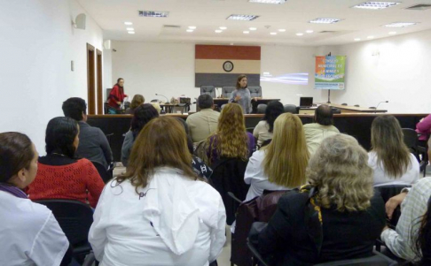 La coordinadora de la Dirección de Comunicación, abogada María Cristina Sanabria durante el taller sobre Acceso a la Información Pública