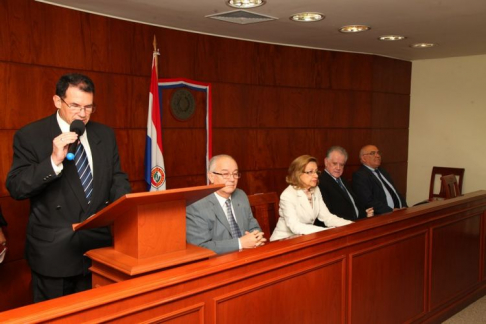 La toma del juramento estuvo a cargo de la ministra y vicepresidenta primera de la Corte Suprema de Justicia, doctora Alicia Pucheta de Correa.