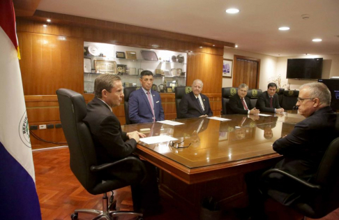 Autoridades judiciales recibieron a jurista especializado en razonamiento probatorio