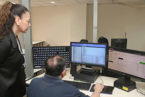 La directora de la DGRP, Magister, Abogada y Notaria Pública, Lourdes González Pereira, resaltó el trabajo mancomunado con el equipo informático.