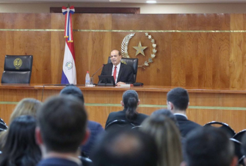 Prosiguió la capacitación del doctor José Waldir Servín, miembro del Tribunal de Apelación Penal de la Tercera Sala, sobre “Cuestiones Actuales del Proceso Penal en Materia Probatoria”.