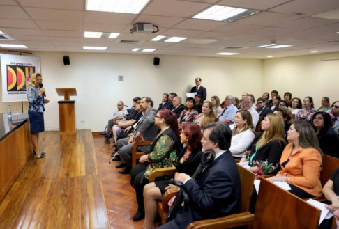 La ministra Alicia Pucheta de Correa, durante la presentación del programa