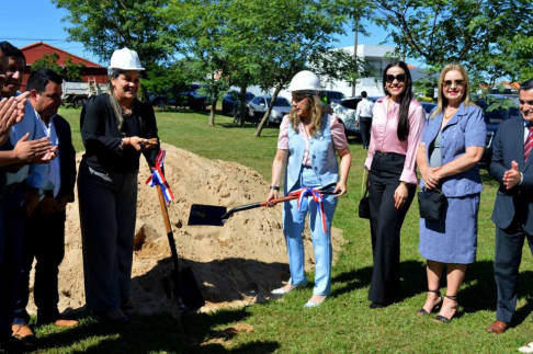 Palada inicial para la construcción de la sede propia del Juzgado de Paz de San Juan Bautista, de la Circunscripción Judicial de Misiones.
