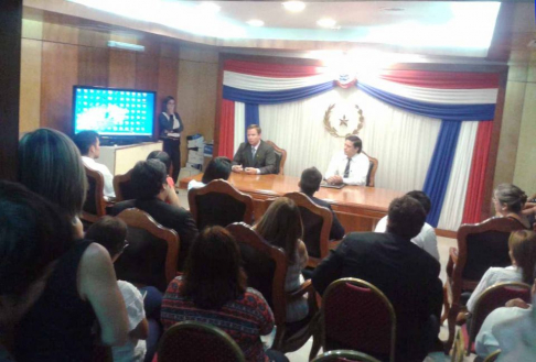 Jueces y actuarios judiciales se reunieron con representantes de la comisión de implementación del expediente electrónico.