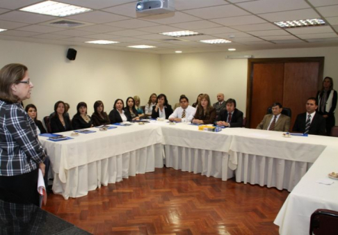 Ministra Alicia Pucheta de Correa pretende fortalecer la Oficina de Quejas y Denuncias en el Interior