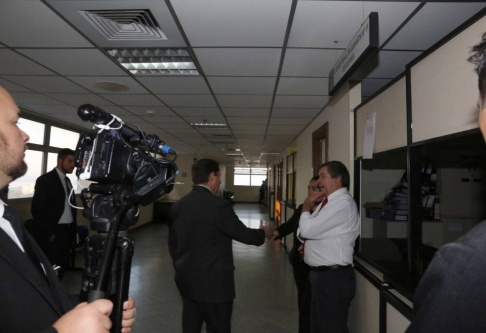 El Presidente de la Corte Dr. Alberto Martínez Simón, inició la jornada con un recorrido por los Juzgados Penales de Garantías de la Capital.