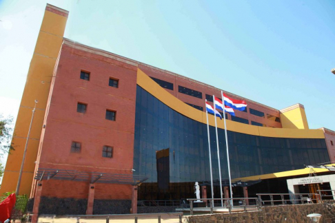 Sede del Palacio de Justicia de la ciudad de Encarnación.