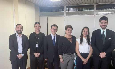 Alumnos de la UC visitaron la Dirección de Cooperación y Asistencia Judicial Internacional.