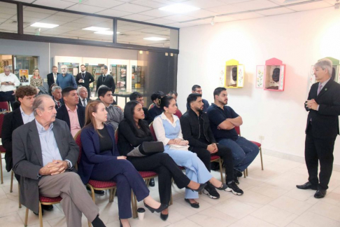 Presentaron libro sobre arte y dictaduras en Paraguay y Argentina.
