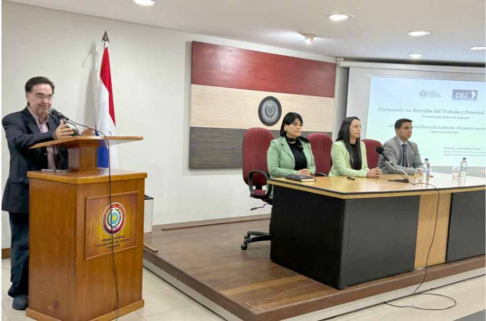 Inició Diplomado con énfasis en Derecho Laboral y Procesal Laboral.