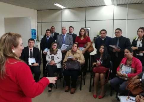 La directora de Mediación compartió informaciones con los visitantes de la UTCD