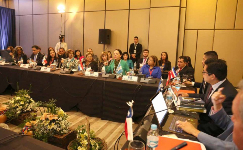 Asamblea de egresados del curso CADRI.