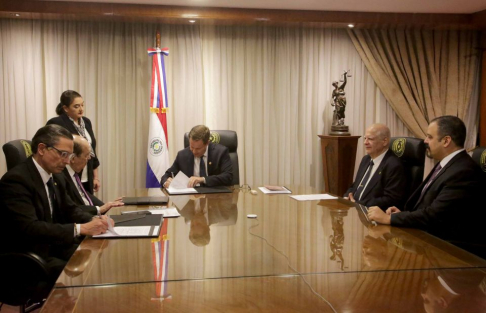 La CSJ y el Centro Iberoamericano firmaron un acuerdo de cooperación académica para fortalecer el fuero contencioso administrativo.