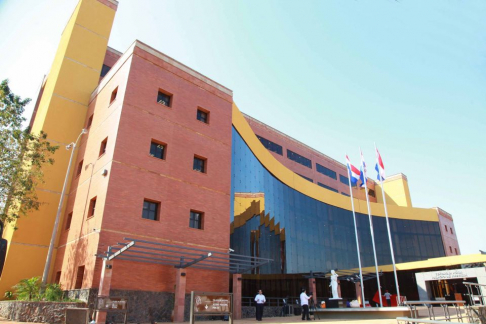 Fachada del Palacio de Justicia de Encarnación.