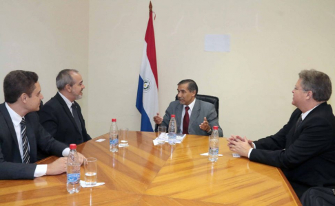 El ministro de la Corte Suprema de Justicia (CSJ), Manuel Ramírez Candia, mantuvo una reunión con representantes del Centro Gestor y Operacional del Sistema de Protección de la Amazonas (CENSIPAM).