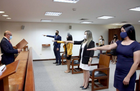 Presidente de la Corte tomó juramento a actuarios judiciales 