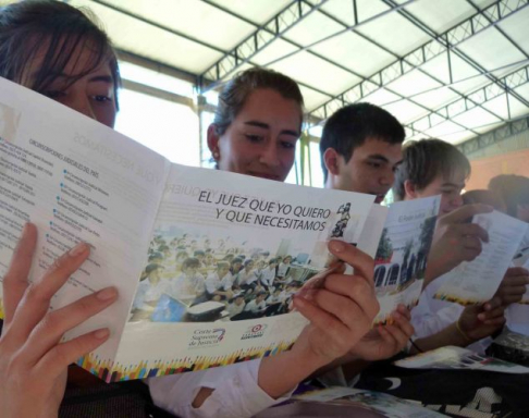 La presentación del Programa “Educando en Justicia 2014”, en el local de la Escuela y Colegio Parroquial “San Antonio de Padua”, a partir de las 07:30.