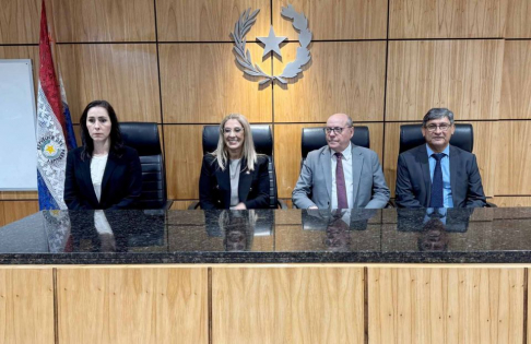 El ministro de la Corte Suprema de Justicia y superintendente de la Circunscripción Judicial de Alto Paraná, doctor César Diesel Junghanns, encabezó el acto.