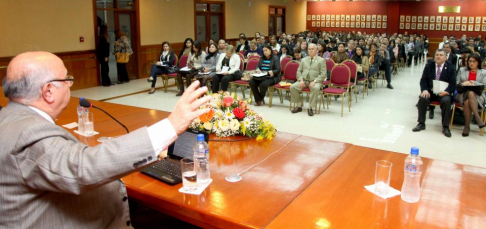 El doctor Carlos González Alfonso habló sobre el juicio ordinario.