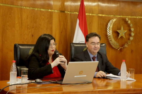 La vicepresidenta primera de la Corte Suprema de Justicia e integrante de la Sala Penal doctora Carolina Llanes Ocampos, participó en carácter de expositora de la apertura oficial del Diplomado en Derecho Penal y Procesal Penal.