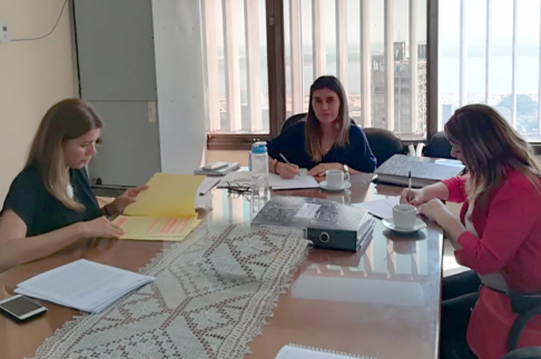 La reunión de referencia se realizó en la sede de la Dirección General de Derechos Humanos del Ministerio de Relaciones Exteriores, y fue en el marco de la Audiencia de la Comisión Interamericana de Derechos Humanos (CIDH).