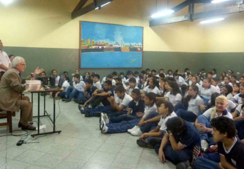 Momento de la charla del Juez Páez con los estudiantes.