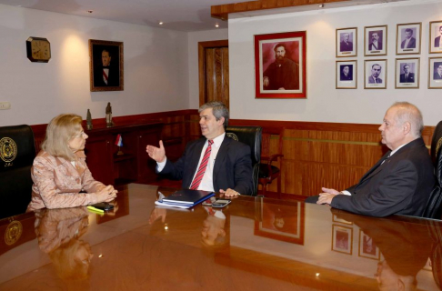La presidenta de la máxima instancia judicial, doctora Alicia Pucheta de Correa, y el secretario pro témpore, ministro Luis María Benítez Riera, recibieron al doctor Enrique Riera, titular del Consejo de la Magistratura.