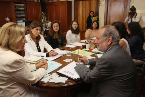 El despacho de la ministra, décimo piso de la torre norte del Palacio de Justicia de Asunción, fue sede del encuentro.