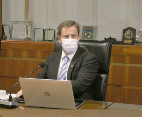 La primera jornada de capacitación en Derecho de Familia contó con la disertación del ministro de la máxima instancia judicial doctor Alberto Martínez Simón, quien desarrolló el tema Creación del Fuero de Familia.