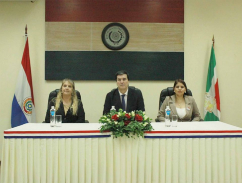 El vicepresidente segundo de la Corte Suprema de Justicia y superintendente de la Circunscripción Judicial de Paraguarí, doctor Gustavo Santander Dans, desarrolló una jornada de trabajo institucional en la capital departamental.