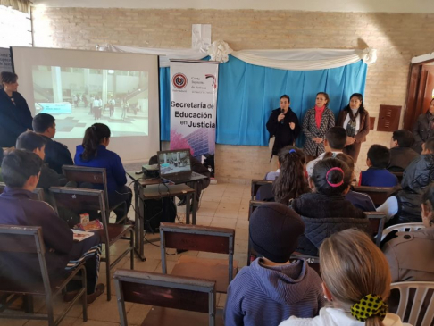 Autoridades judiciales desarrollaron charla educativa en Villa Franca