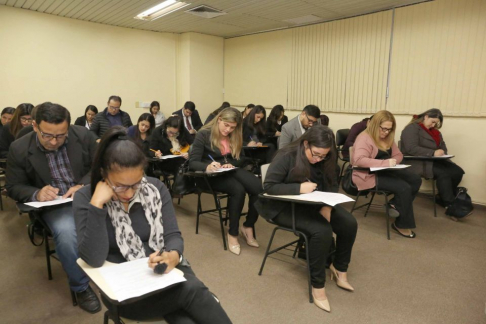 Esta mañana se presentaron los seleccionados para los exámenes correspondientes para el cargo de Asisitente Jurisdiccional II de la Dirección de Recursos Humanos.