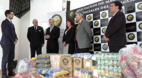 Durante la actividad, el director de Desarrollo de la Corte Suprema de Justicia, René Genes, agradeció el gesto a los integrantes de la AMJP teniendo en cuenta que de esta manera se cumple con el eslogan impulsado por la Corte “Juntos con la gente