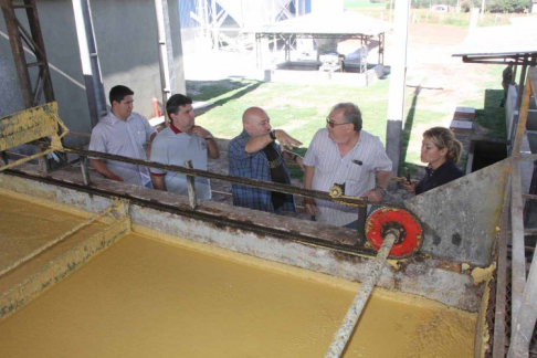 Comisión ambiental interinstitucional, durante la verificación de la empresa Agrofértil.