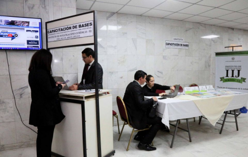 Este viernes culminan capacitaciones sobre base de datos jurídicos.