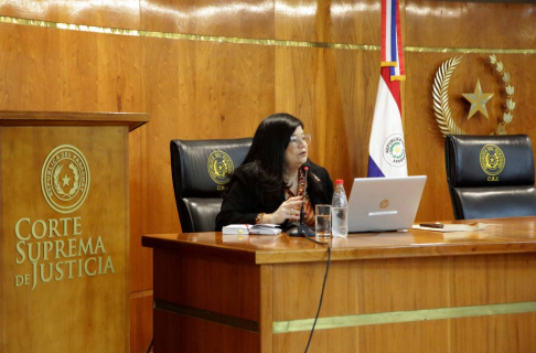 La vicepresidenta primera de la Corte Suprema de Justicia e integrante de la Sala Penal, doctora Carolina Llanes Ocampos, prosiguió como disertante del primer módulo del diplomado.