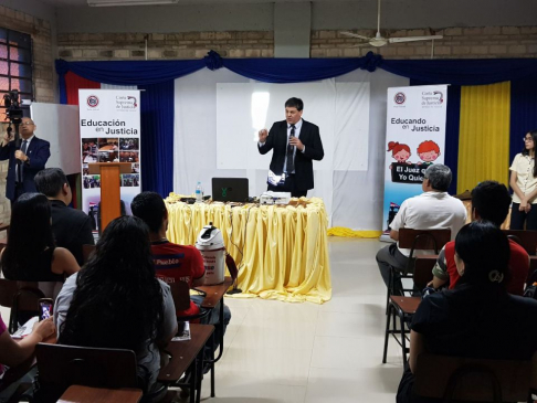 Coordinador general del Sistema del Programa de Justicia Restaurativa Penal, doctor Camilo Torres, juez Penal de la Adolescencia