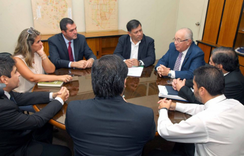 Representantes del Poder Judicial y de la Municipalidad de Lambaré se reunieron hoy para coordinar el servicio de facilitadores judiciales.