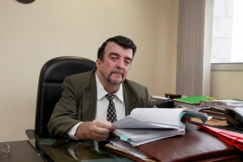 Corte acepta renuncia del magistrado Anselmo Aveiro.
