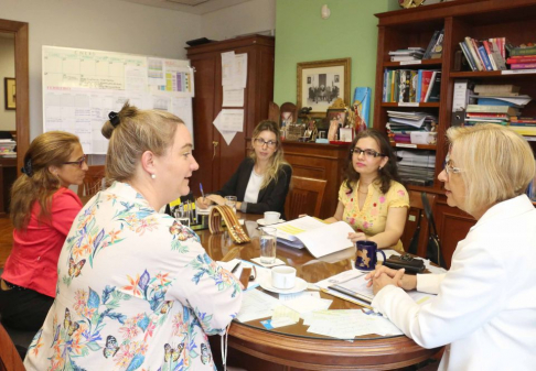 Esta mañana se realizó una reunión entre la vicepresidenta primera de la Corte Suprema de Justicia, Alicia Pucheta, representantes de ONU Mujeres y de la Secretaría de Género.