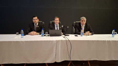 El ministro Alberto Martínez Simón abordó diversos aspectos jurídicos relacionados a los daños.