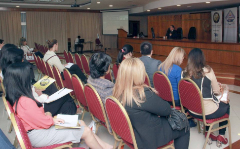 El profesor doctor Marcos Kohn Gallardo fue el disertante.