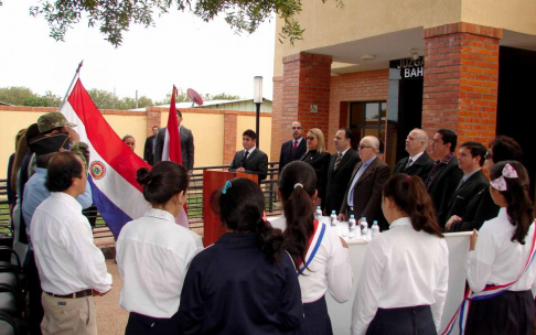 Entonación del Himno Nacional.