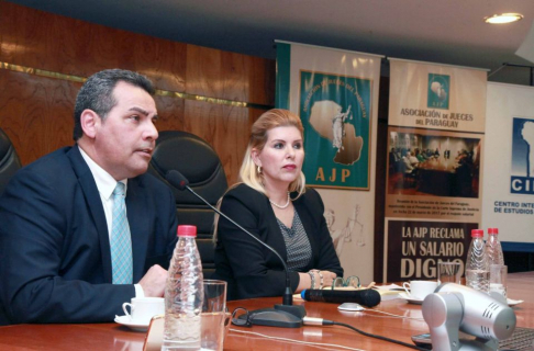 Medidas Cautelares. Las garantías constitucionales y las tensiones con la verticalidad del ejercicio del poder fue el tema desarrollado en esta jornada.
