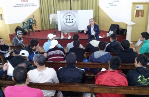 La Dirección de Supervisión de Justicia y Penitenciarías de la Corte organiza los talleres.
