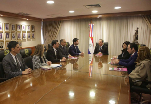 Corte Suprema, MINNA y MDP analizaron avances y desafíos del Programa “Familias de la Guarda”.
