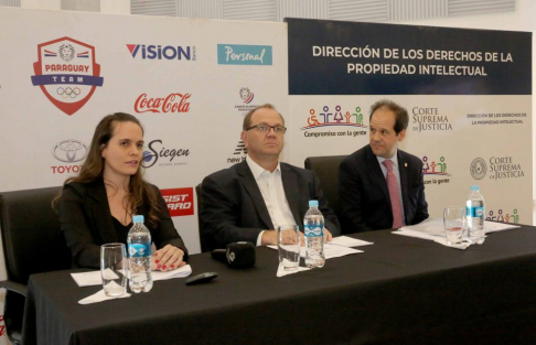 El seminario arrancó con las palabras de bienvenida de la titular de la Dirección de Propiedad Intelectual de la CSJ, María Gabriela Talavera. 